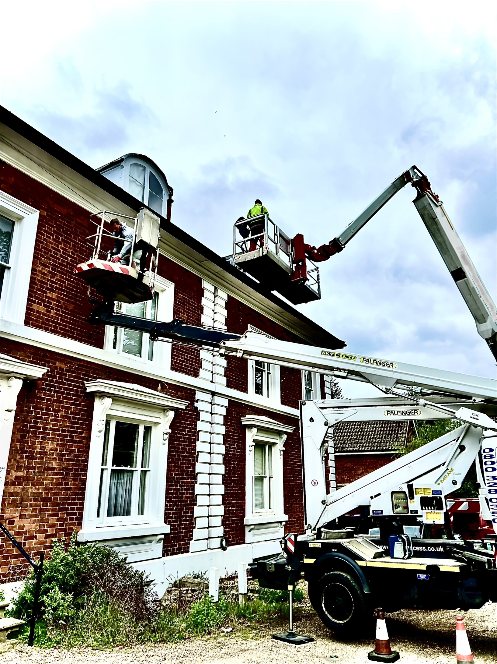 Truck Mounted Platforms 24m & 45m Hitchin