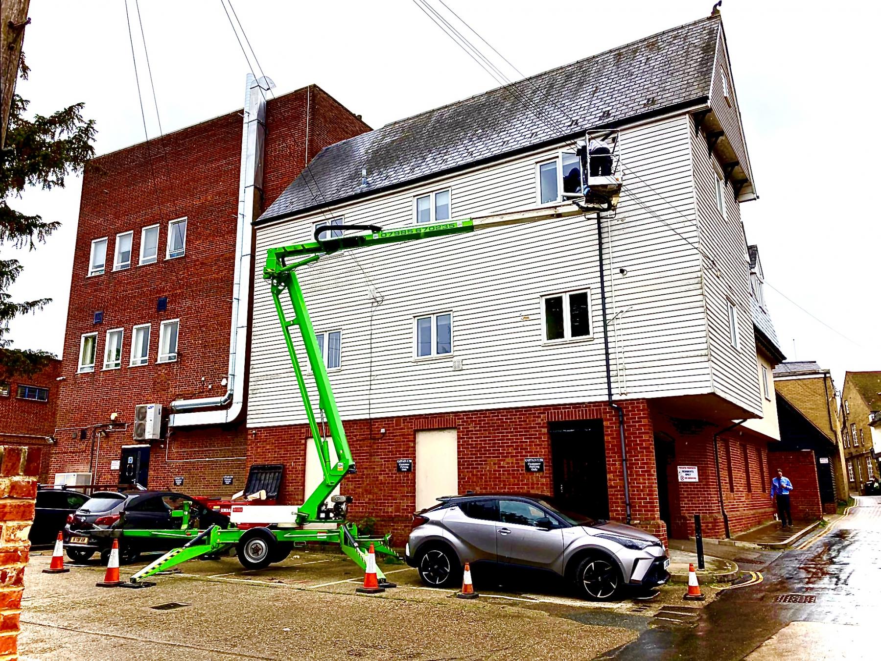 Narrow Access Cherry Picker Hire Epping