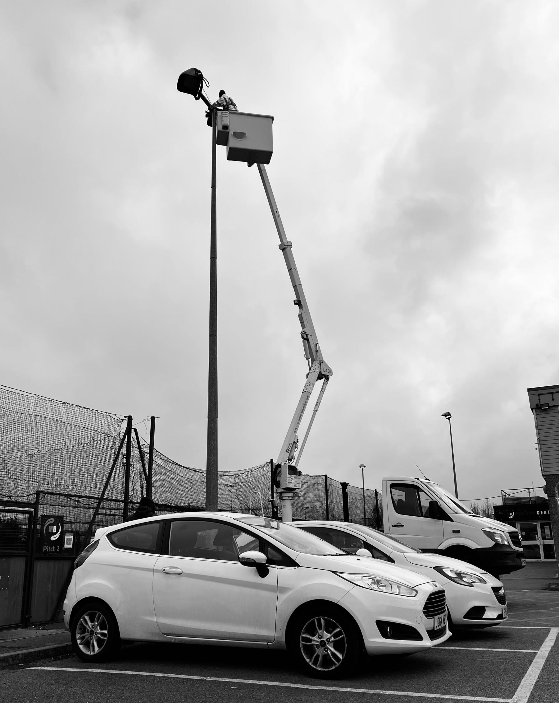 Changing Floodlight Bulbs Walthamstow E17